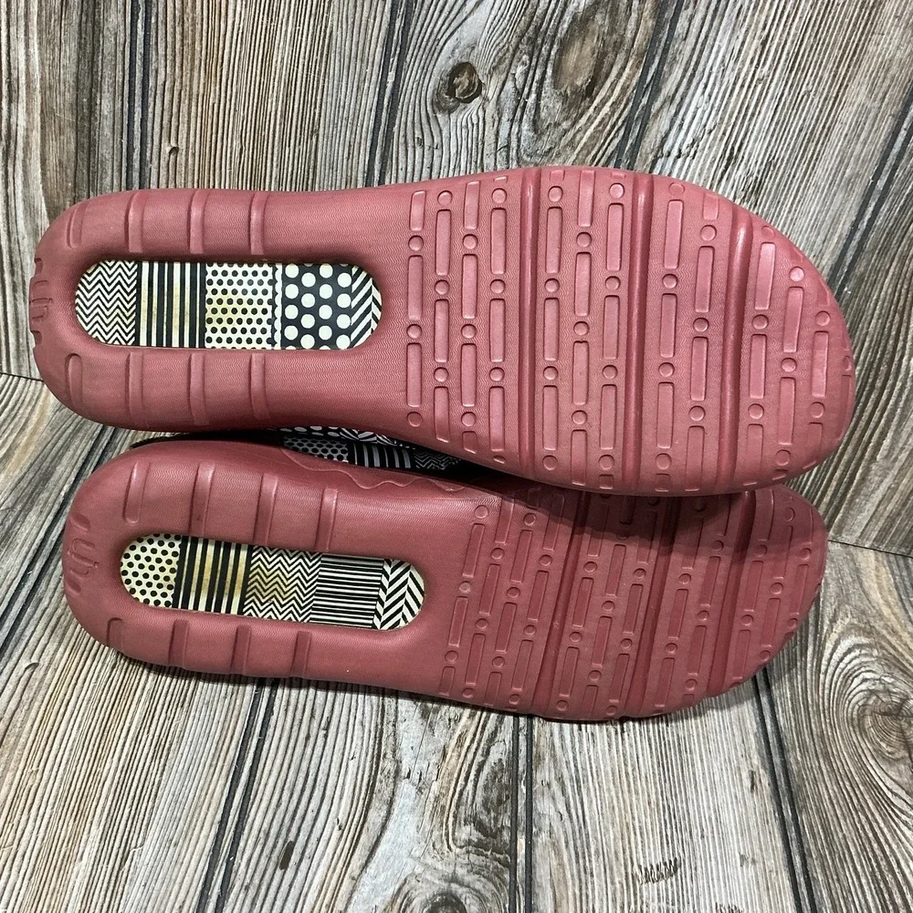 UIN rare boots